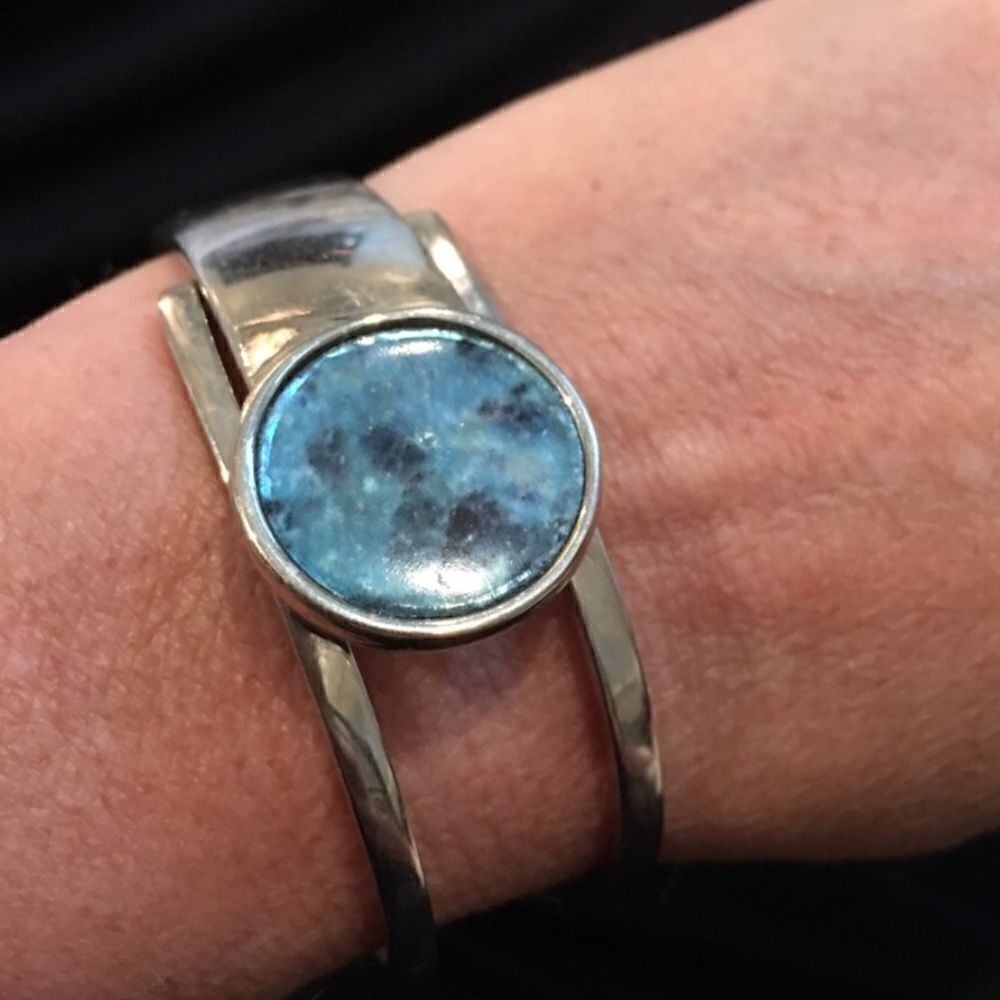 KENNETH COLE Silver & Blue Bracelet! - Picture 1 of 16